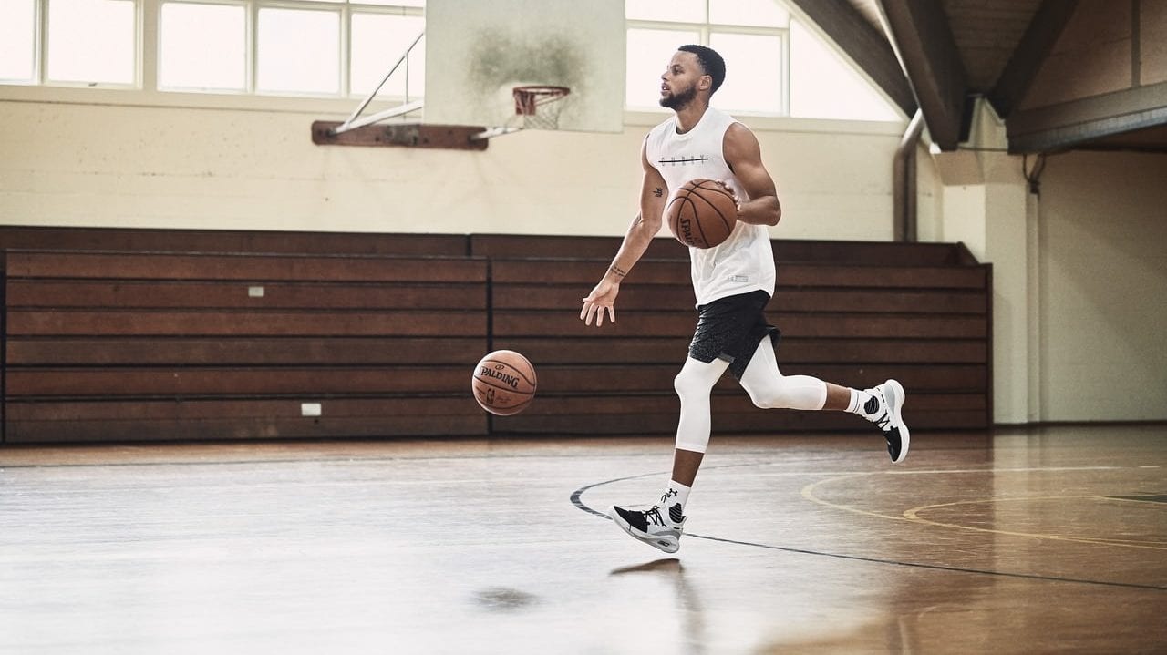 steph curry wearing curry 6