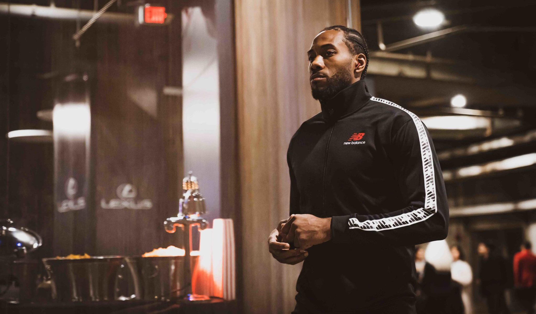 kawhi leonard wearing new balance